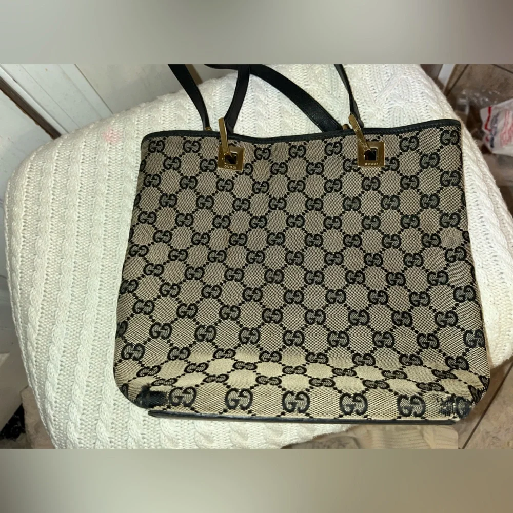 Gucci Monogram Vintage Bucket Bag - Picture 13 of 15